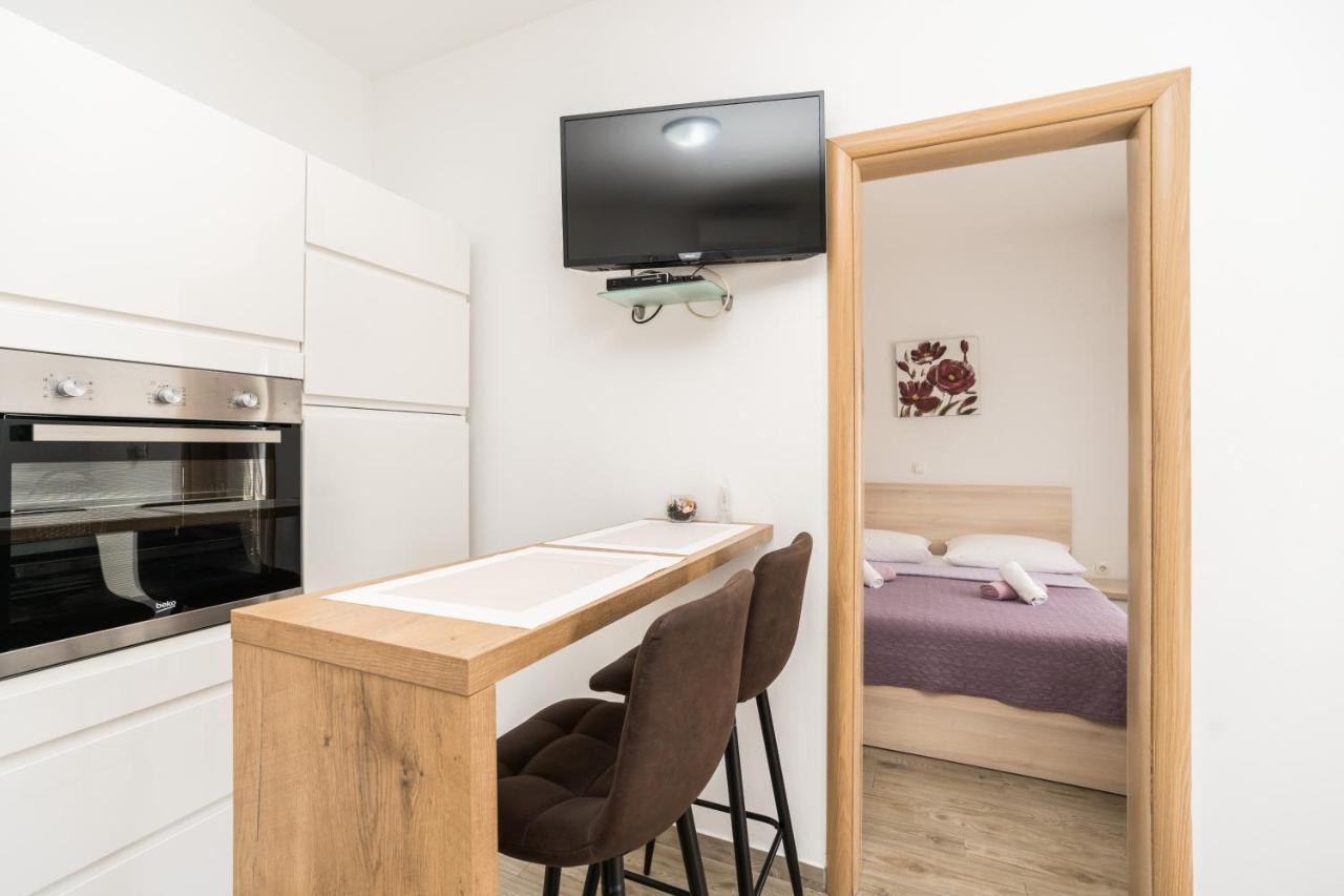 Apartmani Jadranka Starigrad Paklenica Exterior photo