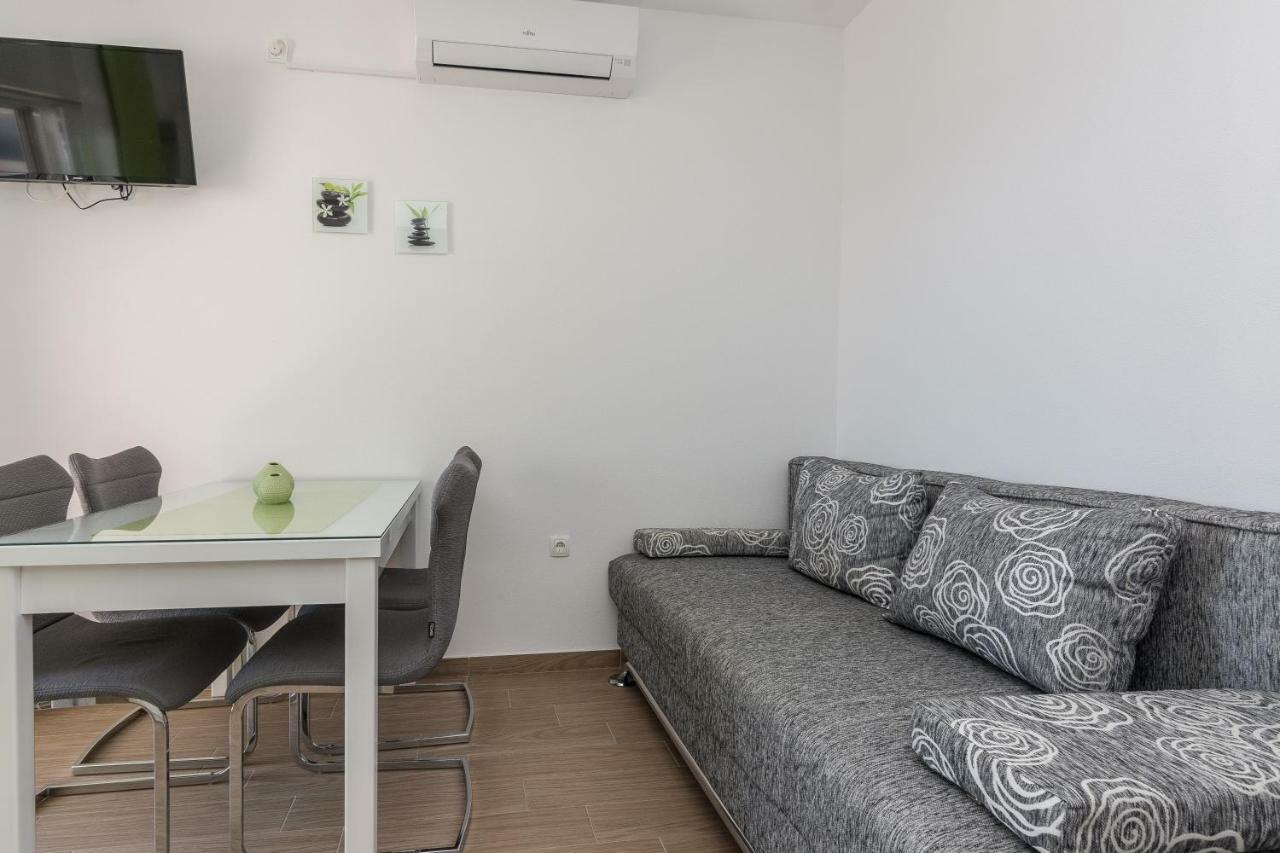 Apartmani Jadranka Starigrad Paklenica Exterior photo
