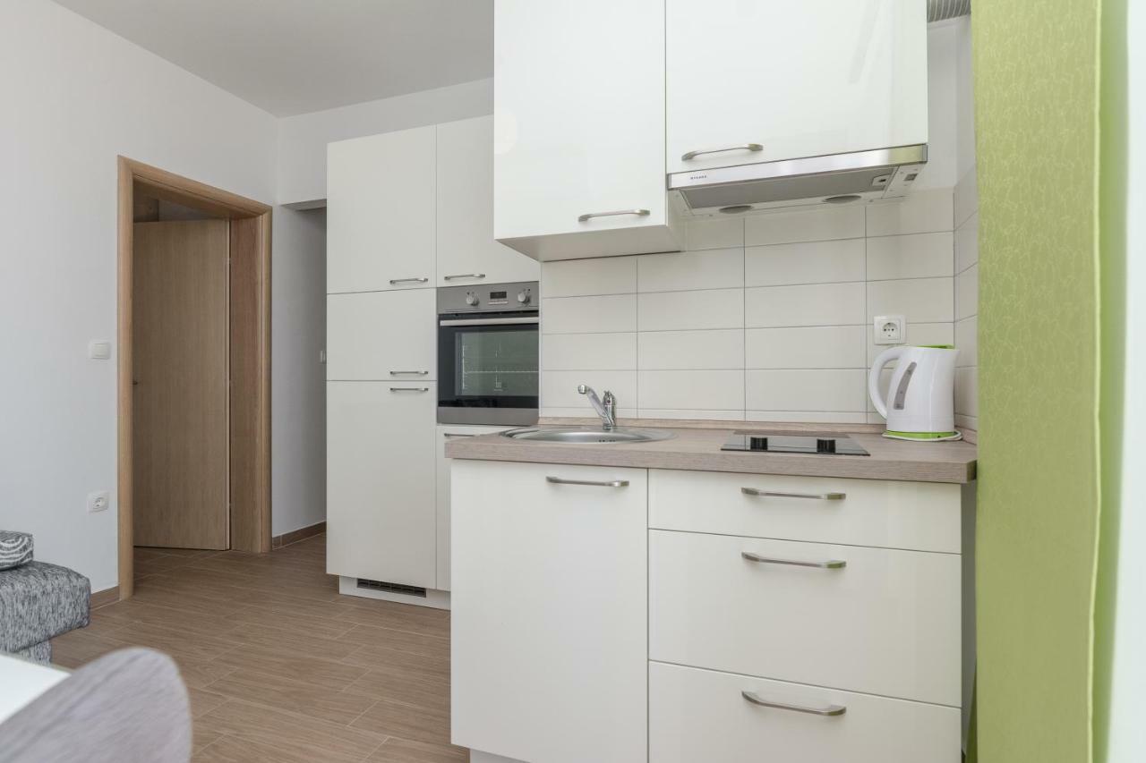 Apartmani Jadranka Starigrad Paklenica Exterior photo