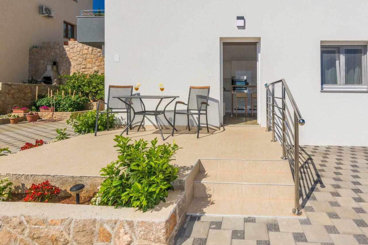 Apartmani Jadranka Starigrad Paklenica Exterior photo