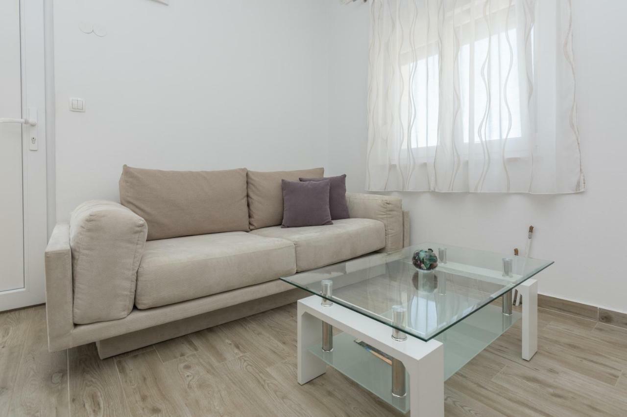 Apartmani Jadranka Starigrad Paklenica Exterior photo