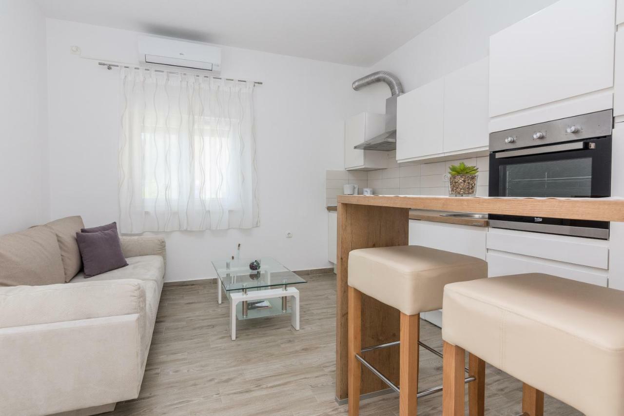 Apartmani Jadranka Starigrad Paklenica Exterior photo